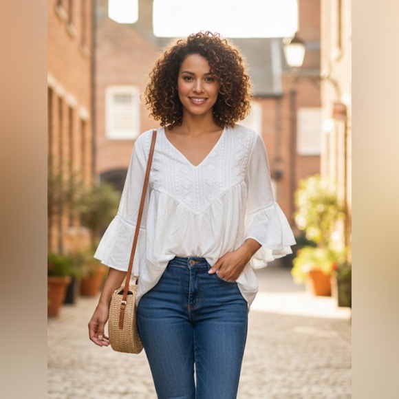 Cato’s White Boho Embroidered Bell Sleeve and Hemstitch V-Neck Blouse 14 16W - Picture 4 of 10